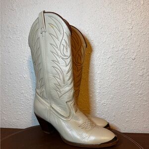 Women’s Acme Vintage 70s Cream Bone Western Leather Cowboy Riding Boots 🤠